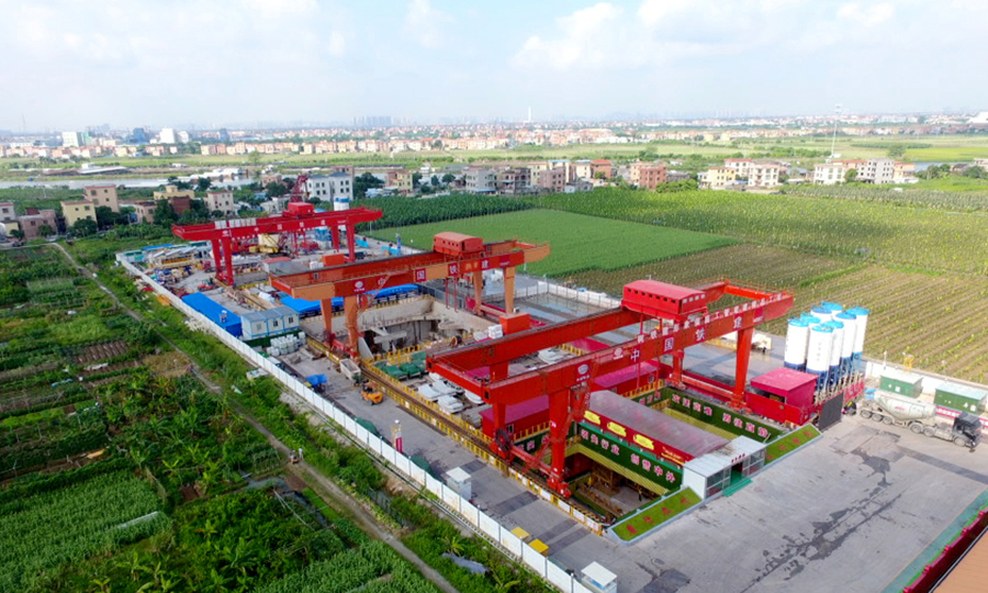 近日，我國在建時速最快地鐵項目——設(shè)計最高時速達(dá)160公里的廣州地鐵18號線，開始穿越珠江水系。圖為廣州地鐵18號線橫番4號中間風(fēng)井。