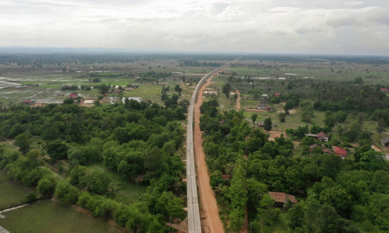 圖為6月1日拍攝的楠科內河特大橋。新華社發（臧衡 攝）
