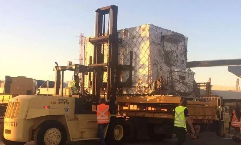 04A星每天可繞地球14圈，主要工作是監(jiān)控亞馬孫地區(qū)非法砍伐等活動(dòng)，并收集生物群落、農(nóng)業(yè)、市鎮(zhèn)擴(kuò)張、水資源管理和自然災(zāi)害等信息，助力該地區(qū)的可持續(xù)發(fā)展。中國與巴西于1988年簽署《中華人民共和國政府和巴西聯(lián)邦政府關(guān)于核準(zhǔn)研制地球資源衛(wèi)星的議定書》。雙方聯(lián)合研制的中巴地球資源系列衛(wèi)星01星、02星、02B星和04星分別于1999年、2003年、2007年和2014年成功發(fā)射。