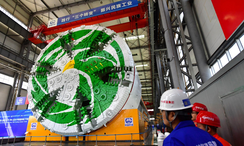 9月29日，我國自主研制最大直徑泥水平衡盾構(gòu)機下線儀式在河南鄭州舉行。（新華社記者 馮大鵬 攝）