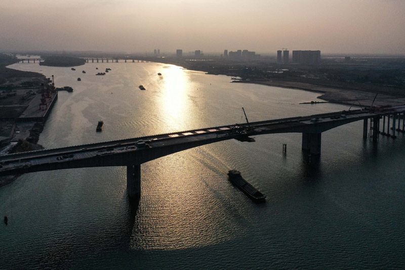圖為1月26日，成功合龍的北江特大橋。（新華社記者 劉大偉 攝）