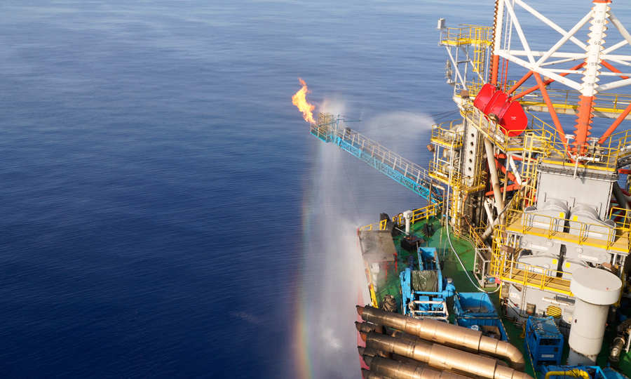 近日，中國(guó)海油所屬有限深圳分公司惠州27-5油田完成某探井測(cè)試。圖為測(cè)試現(xiàn)場(chǎng)。