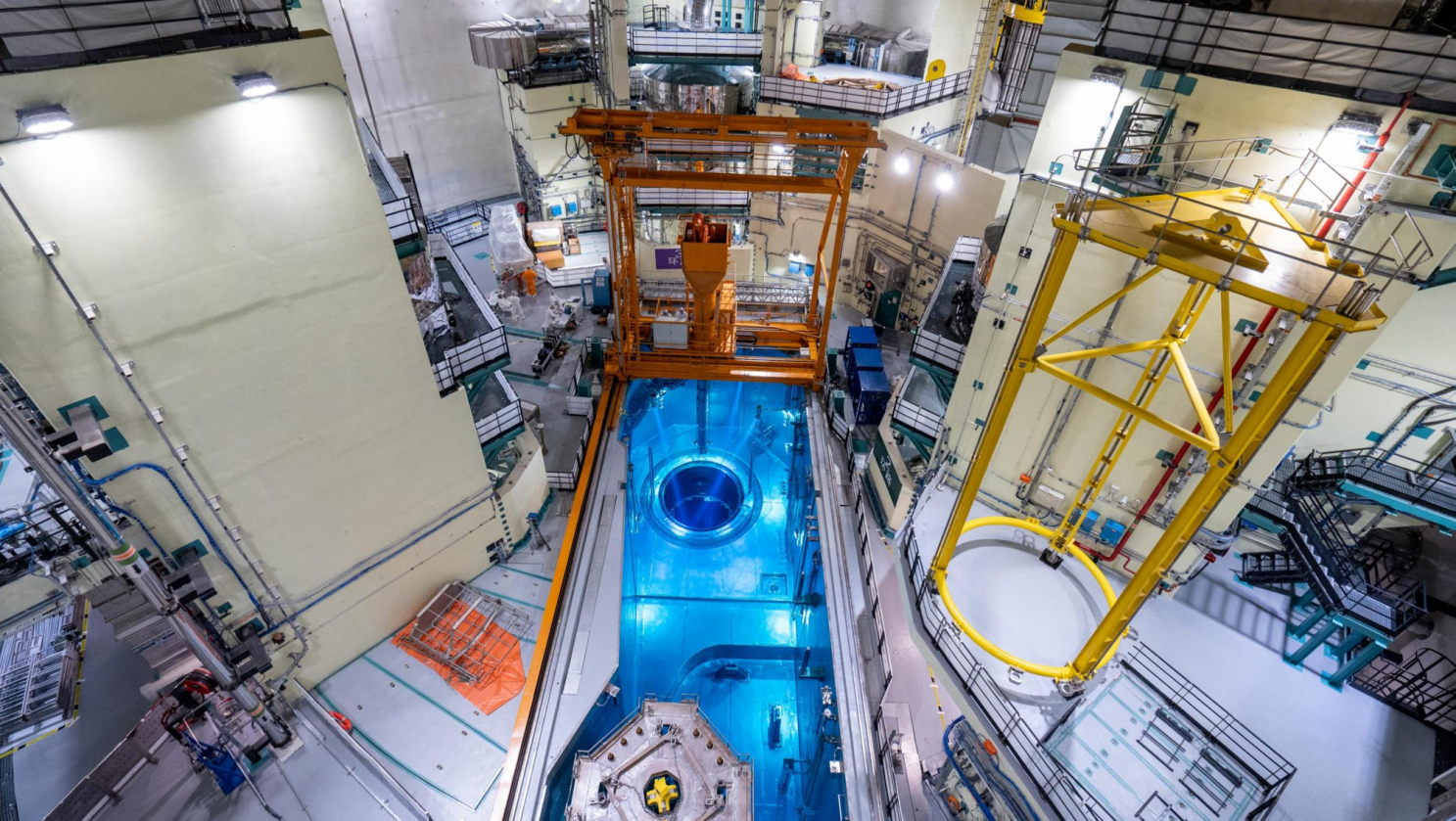 2022年11月28日，防城港核電站3號機組首次核燃料裝載工作圓滿完成，中廣核“華龍一號”機組正式進入“有核時代”。