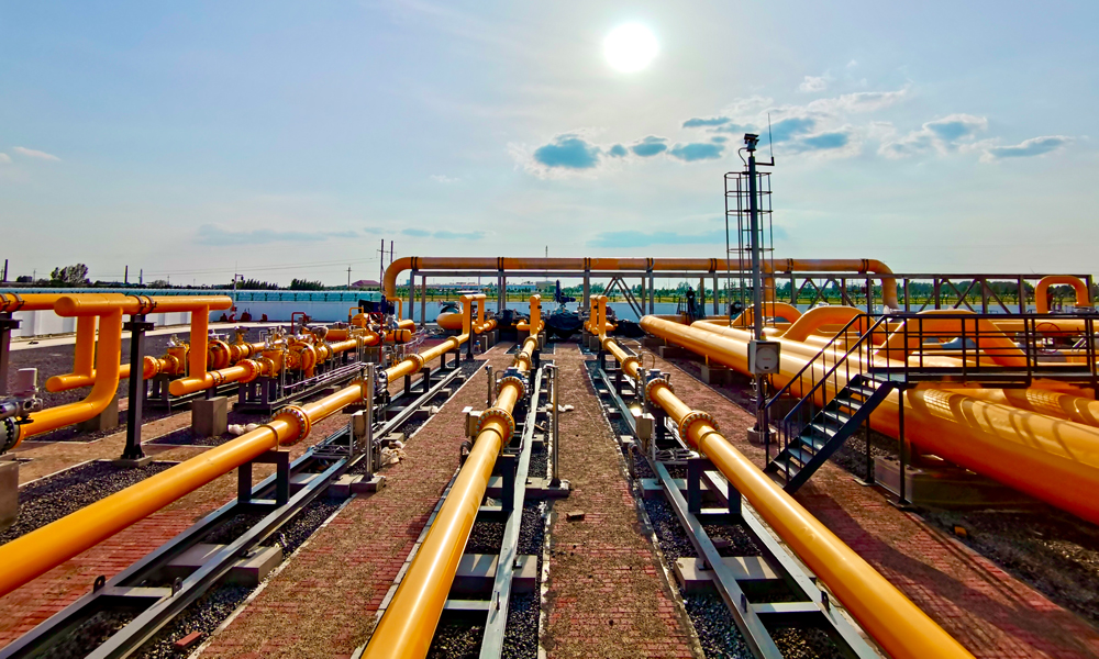 中國石化天然氣分公司中原儲氣庫群東部氣源管道工程由中國石化石工建中原建工承建，早在6月1日，該項目已順利完成中交。據了解，項目建成后，可將中國石化山東沿海LNG接收站資源注入中原儲氣庫群，最大限度發揮應急調峰作用，進一步提升了資源靈活調配和市場保供能力，對保障華北地區天然氣供應、促進地方經濟發展具有重要意義。