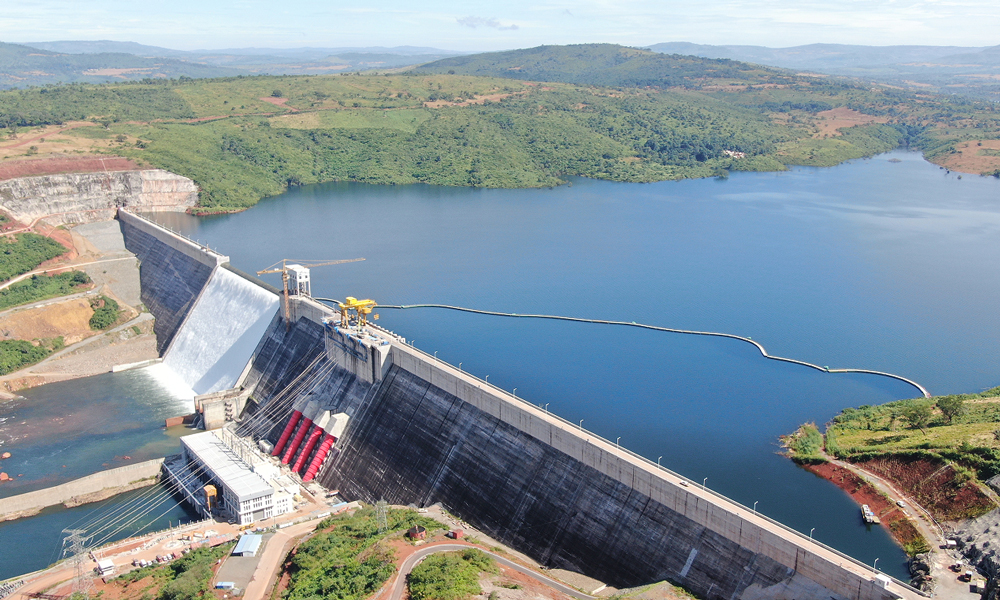 中交集團建設(shè)的幾內(nèi)亞蘇阿皮蒂水利樞紐位于幾內(nèi)亞共和國孔庫雷河中游，是目前孔庫雷河梯級開發(fā)的第二級電站。該項目是幾內(nèi)亞乃至西非地區(qū)壩體最高、庫容最大、裝機規(guī)模最大的水電站，被喻為“西非三峽”，也是又一座點亮西非的“燈塔”，是幾內(nèi)亞最重要的民生工程之一。