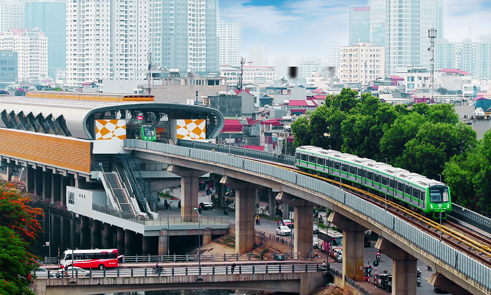 中國中鐵承建的越南河內輕軌（吉靈—河東）是越南第一條城市輕軌，也是“一帶一路”倡議與越南“兩廊一圈”規劃對接的示范工程。該項目是中越互利務實合作穩步前進的橋梁和紐帶，構建了良性互動的“走出去”生態圈，讓“中國制造”“中國名片”再次閃耀國際舞臺。