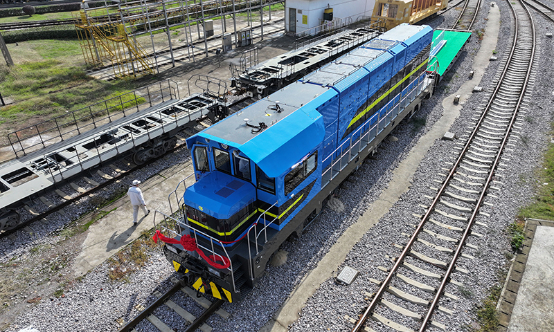 11月16日在中車株機公司拍攝的機車（無人機照片）。新華社記者 陳澤國 攝