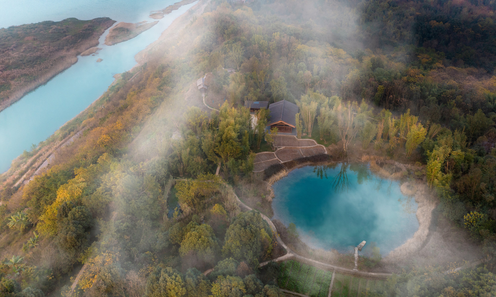 項目通過對“山、水、林、田、湖、草、消落帶”七大工程進行全面生態修復和提升，從打造山林秘境、恢復自然野趣、留住巴渝鄉愁、繪畫綠色空間四個不同層次，實現山青、水秀、林美、田良、湖凈、草綠。