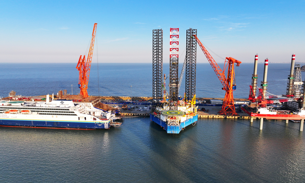 近年來，勝利油田海上勘探開發(fā)力度不斷加大，對(duì)海上鉆井施工提出了更高要求。該平臺(tái)投用后將有力促進(jìn)勝利油田海上勘探開發(fā)。