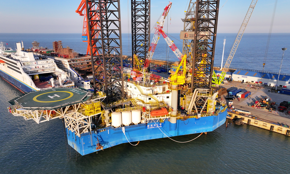 圖為新勝利三號(hào)鉆井平臺(tái)。