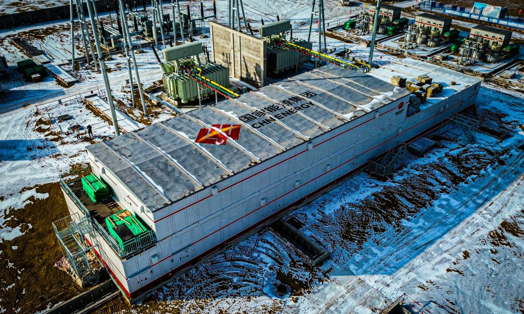 該項目共配套建設6座220千伏無人值守升壓站。升壓站采用全預制艙形式設計，有效避免了冬季施工混凝土結構受凍風險，切實加快了施工進度。