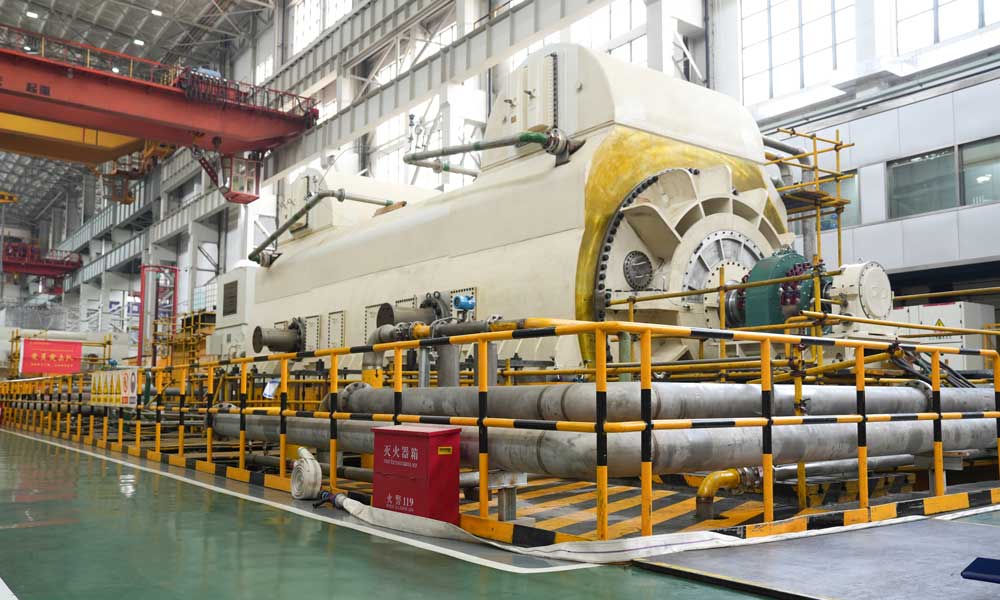 在新型電網環境下，東方電機有限公司自主研制的發電機可實現從空載到100%負荷全生命周期安全穩定運行，能夠滿足不同電網環境下機組快速負荷變化的要求，將為新型電網安全穩定運行提供有力技術支撐。