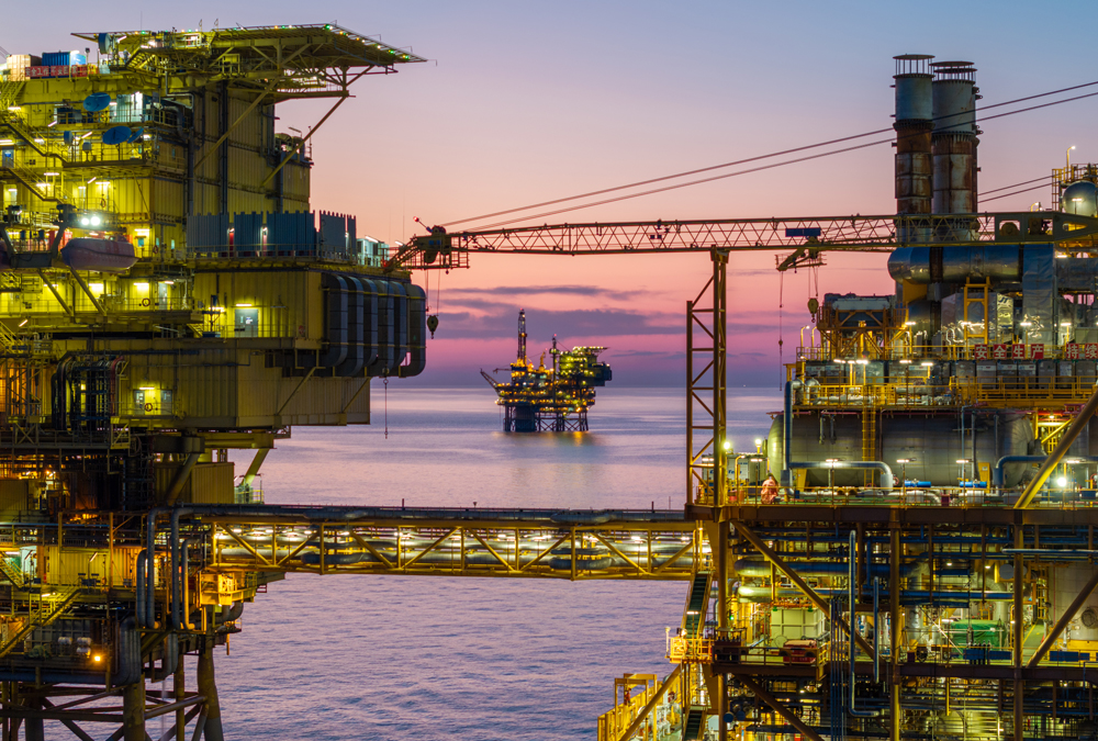 一季度，渤海油田持續探索環渤中富烴凹陷“雙古”深層等新區，加快評價渤中8-3南、龍口7-1等重點油氣藏，努力實現領域性突破。同時，渤海油田大力推進在生產油田圍區一體化項目和滾動勘探，推動儲量快速轉化為產量。一季度，渤海油田打出一批優質探井，在綏中36-1油田周邊區域某探井鉆井取心作業中，收獲率、儲層及油氣鉆遇率均達到100%，進一步擴大該油田儲量規模。