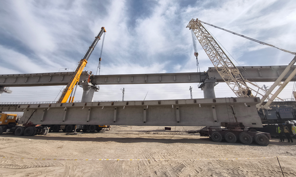 羅若鐵路米蘭河特大橋施工現(xiàn)場。