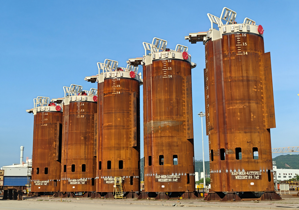 巴西梅羅（Mero）二期項目吸力錨最大建造單體高達(dá)21米，直徑達(dá)8米，而壁厚僅為25毫米，對項目建造提出很大挑戰(zhàn)。