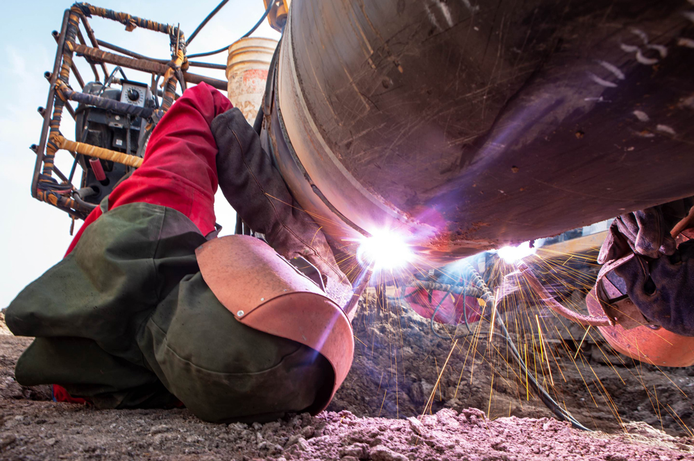 據(jù)統(tǒng)計(jì)，氣化南疆天然氣管道工程二期項(xiàng)目自今年3月10日開工以來，英買力到三岔口245公里的管道施工已經(jīng)完成2.4744萬道焊口的焊接作業(yè)，占階段任務(wù)的60.66%。