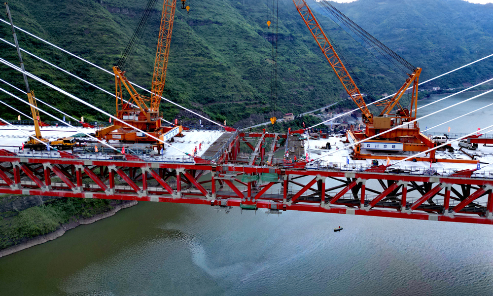 宜攀高速新市金沙江特大橋建設(shè)現(xiàn)場。