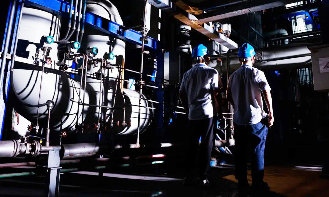 化學鏈碳捕集技術在進行二氧化碳內分離的同時，能夠保持較高的能源效率。本次試驗，東方鍋爐聯合清華大學、法國道達爾能源、法國石油與新能源研究院等中外合作研究團隊，實現了超過5兆瓦的全球最大燃料熱輸入，從燃燒的源頭直接可以得到90%濃度以上的二氧化碳，二氧化碳捕集效率達到95%以上，技術指標全球領先，已經具備逐步商業化、規模化的應用條件。