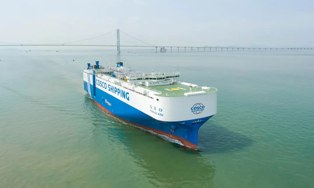 “遠海口”輪總長199.9米，船舶總噸達68252噸，排水量達39069噸，內部擁有12層汽車甲板，其中包括8層固定層和4層活動層，裝載能力為7000標準車位，可承載商品車、工程車、大巴等全品類車輛及MAFI貨物。該船具有綠色、低碳、安全、智能等多項性能特點。按照規劃，中遠海運汽車船2026年將增加至30艘，為更多的國產汽車揚帆出海注入強勁動能。