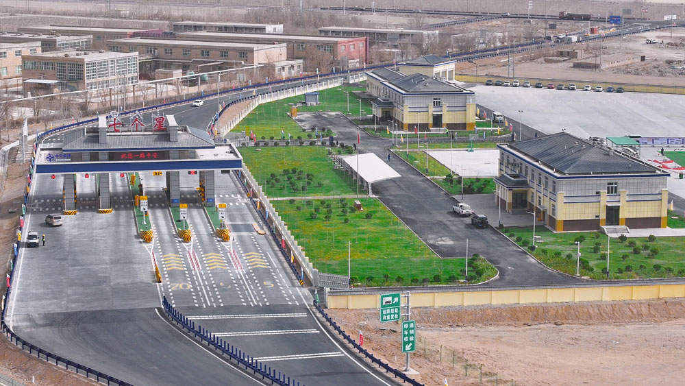 項(xiàng)目通車后，大幅提升了和靜縣、焉耆回族自治縣、庫爾勒市、尉犁縣三縣一市間的通行效率，為連接南北疆的烏尉高速全線通車打下堅(jiān)實(shí)基礎(chǔ)。