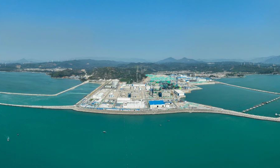 漳州核電是華龍一號批量化建設的始發地，也是全球最大華龍一號核電基地，項目規劃建設6臺華龍一號核電機組，當前1號機組已投入商業運行，2號機組計劃今年第四季度投入商業運行，3、4號機組已于2024年開工建設，5、6號機組正在有序推進前期工作。