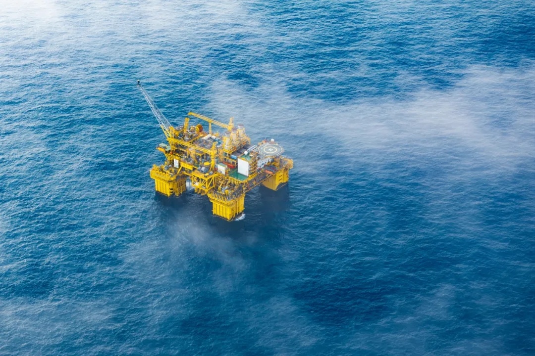 俯瞰“深海一號”生產(chǎn)平臺.jpg 俯瞰“深海一號”生產(chǎn)平臺.jpg