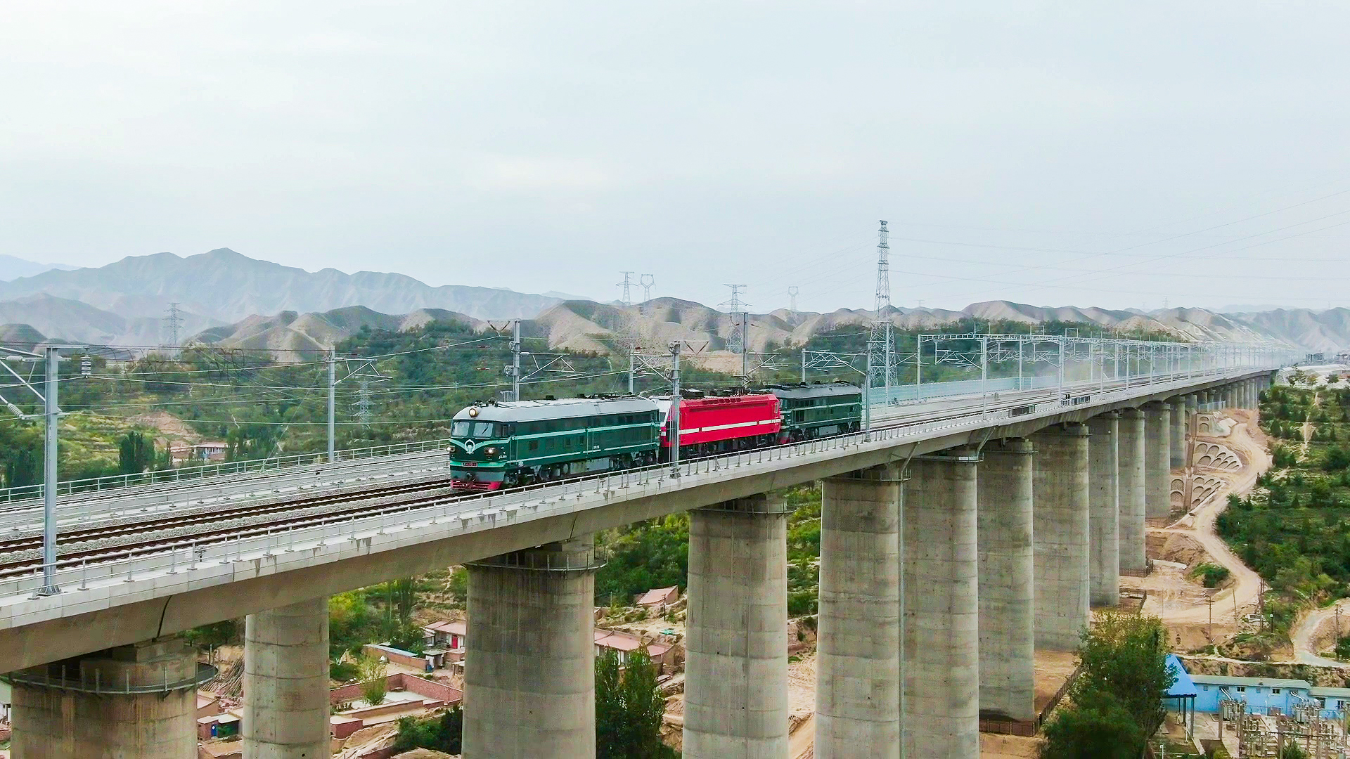 中蘭鐵路正在進行冷滑實驗.jpg 中蘭鐵路正在進行冷滑實驗.jpg