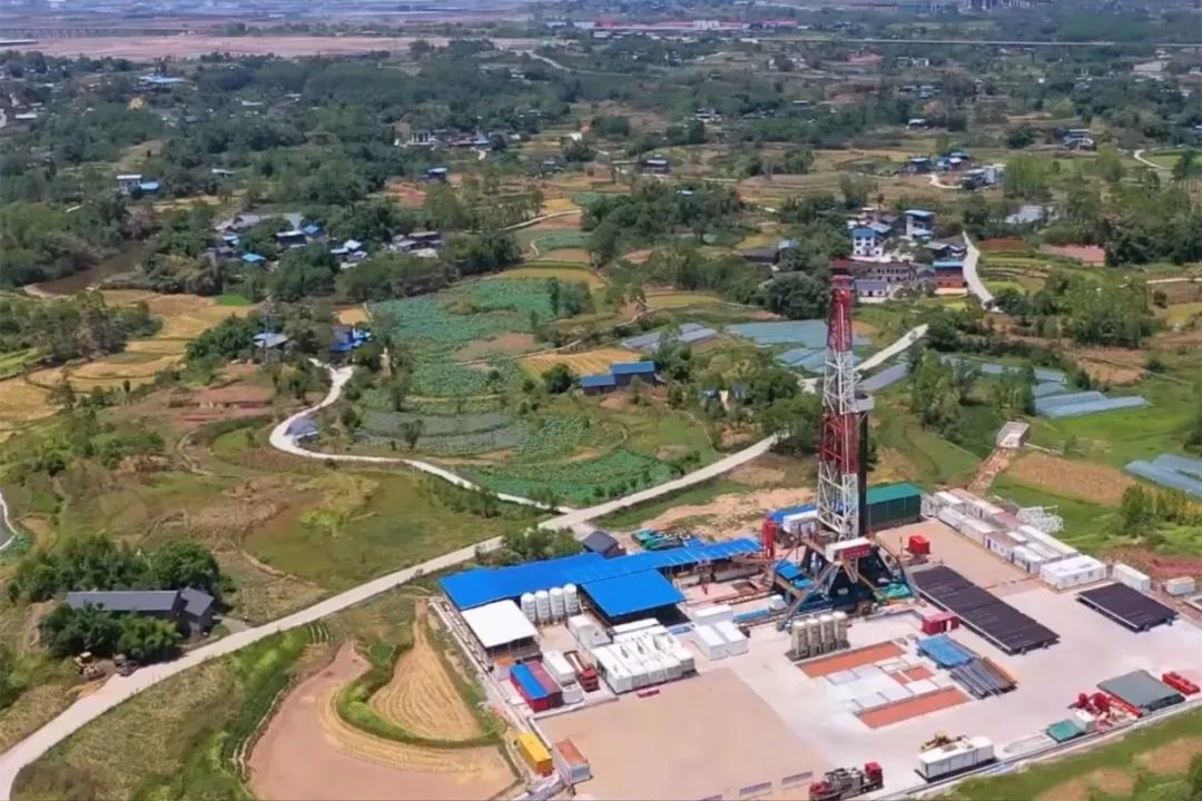 大慶油田加快推進(jìn)上產(chǎn)步伐。李新龍 攝.jpg 大慶油田加快推進(jìn)上產(chǎn)步伐。李新龍 攝.jpg