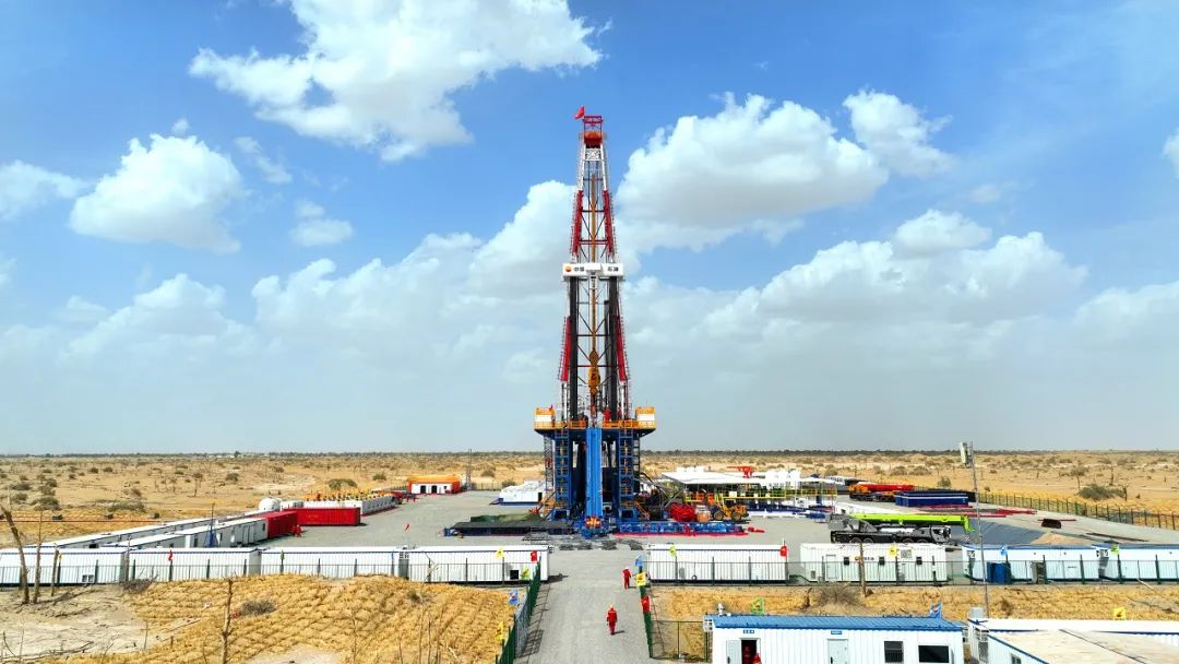 塔里木油田深入推進(jìn)“深地工程”,深地塔科1井橫空出世。陳士兵 攝.jpg 塔里木油田深入推進(jìn)“深地工程”,深地塔科1井橫空出世。陳士兵 攝.jpg