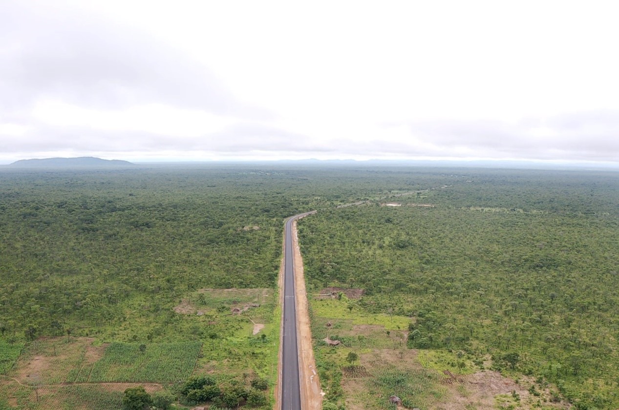 3.莫桑比克N13公路.jpg 3.莫桑比克N13公路.jpg