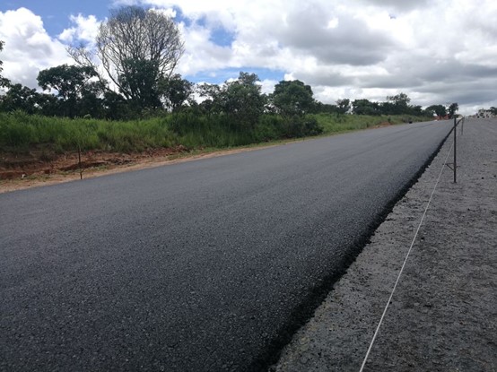 9.安哥拉馬蘭熱公路.jpg 9.安哥拉馬蘭熱公路.jpg