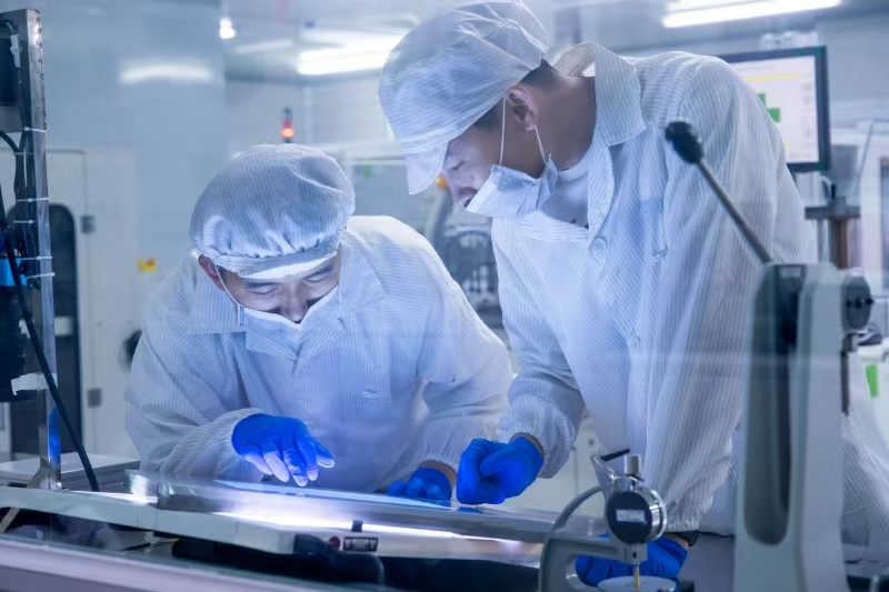 風(fēng)華高科研發(fā)人員在國家重點(diǎn)實(shí)驗(yàn)室進(jìn)行項(xiàng)目攻關(guān).jpg 風(fēng)華高科研發(fā)人員在國家重點(diǎn)實(shí)驗(yàn)室進(jìn)行項(xiàng)目攻關(guān).jpg