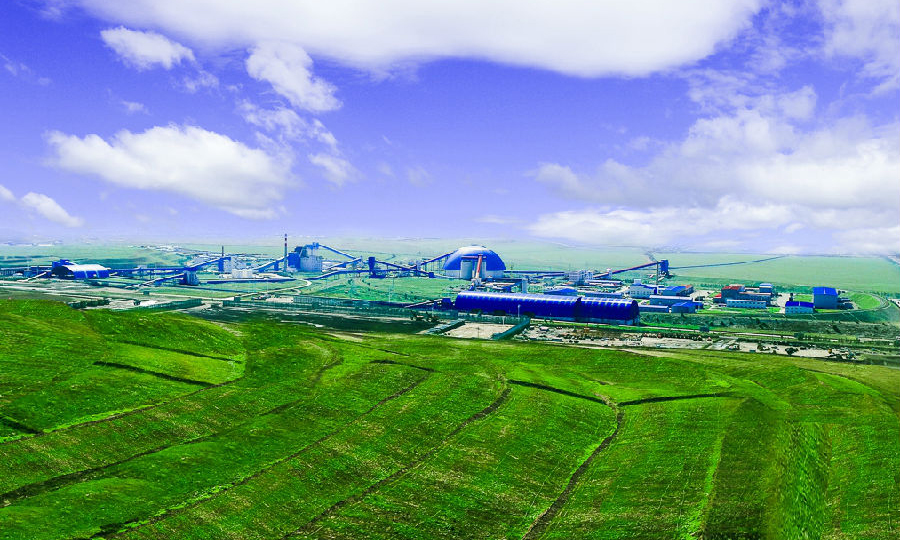 目前，國家能源集團神寶能源的煤炭資源已探明儲量達41.66億噸，其中露天區煤炭資源儲量達23億噸。圖為礦區全景。