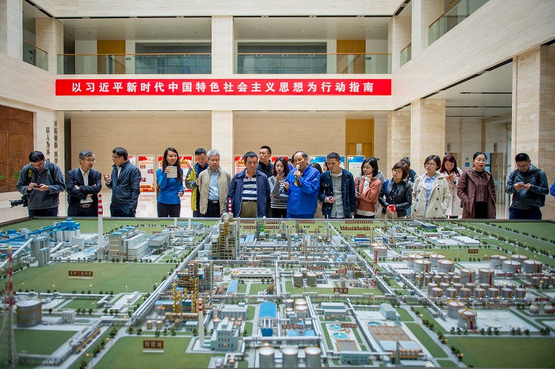 9月19日“新時代·走進(jìn)新國企”活動，走進(jìn)煤制油化工公司。